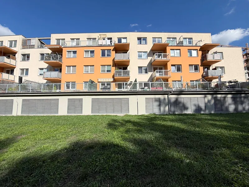 Prodej cihlového bytu 3kk s vlastním garážovým stáním